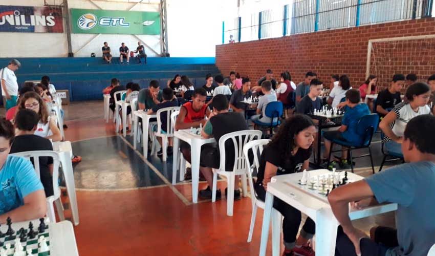 Festival de Xadrez reuniu mais de 100 competidores - UNILINS