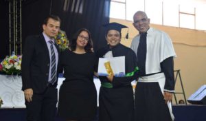Formandos recebem diploma da graduação - UNILINS