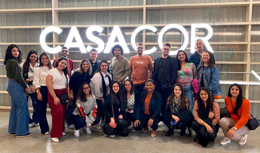 Alunos e ex-alunos fazem visita técnica em celebração aos 35 anos da CASACOR em São Paulo - UNILINS