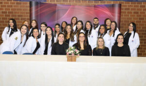 1ª Cerimônia do Jaleco dedicada aos alunos de Enfermagem e Farmácia - UNILINS