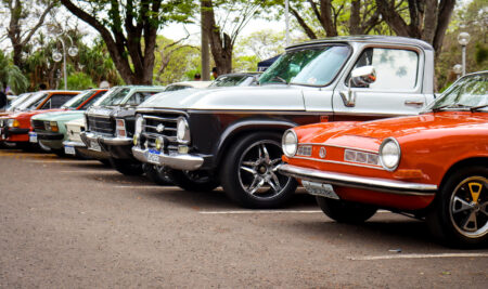 9º Encontro de Carros Antigos de Lins