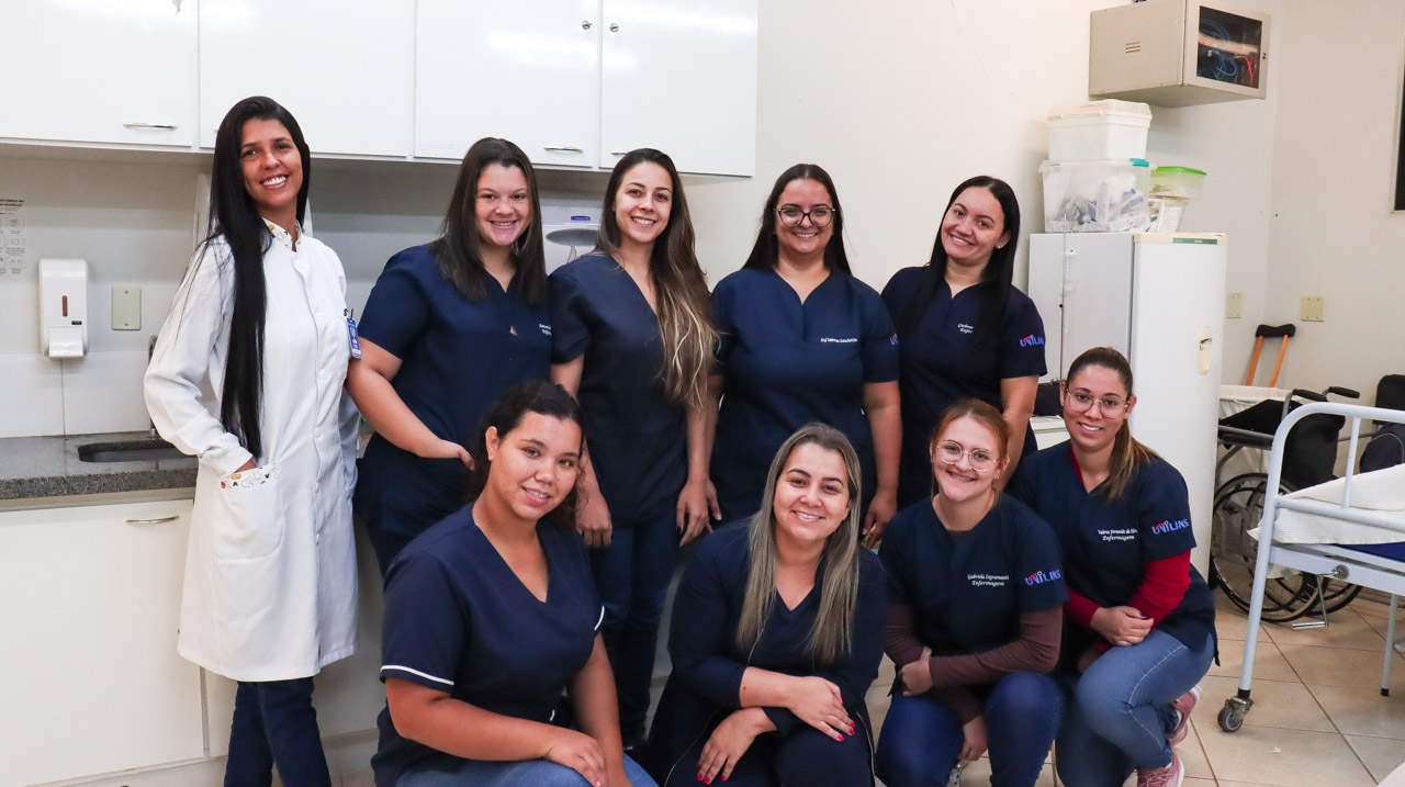 Alunos de Enfermagem da UNILINS realizam vacinação contra Influenza na FPTE - UNILINS